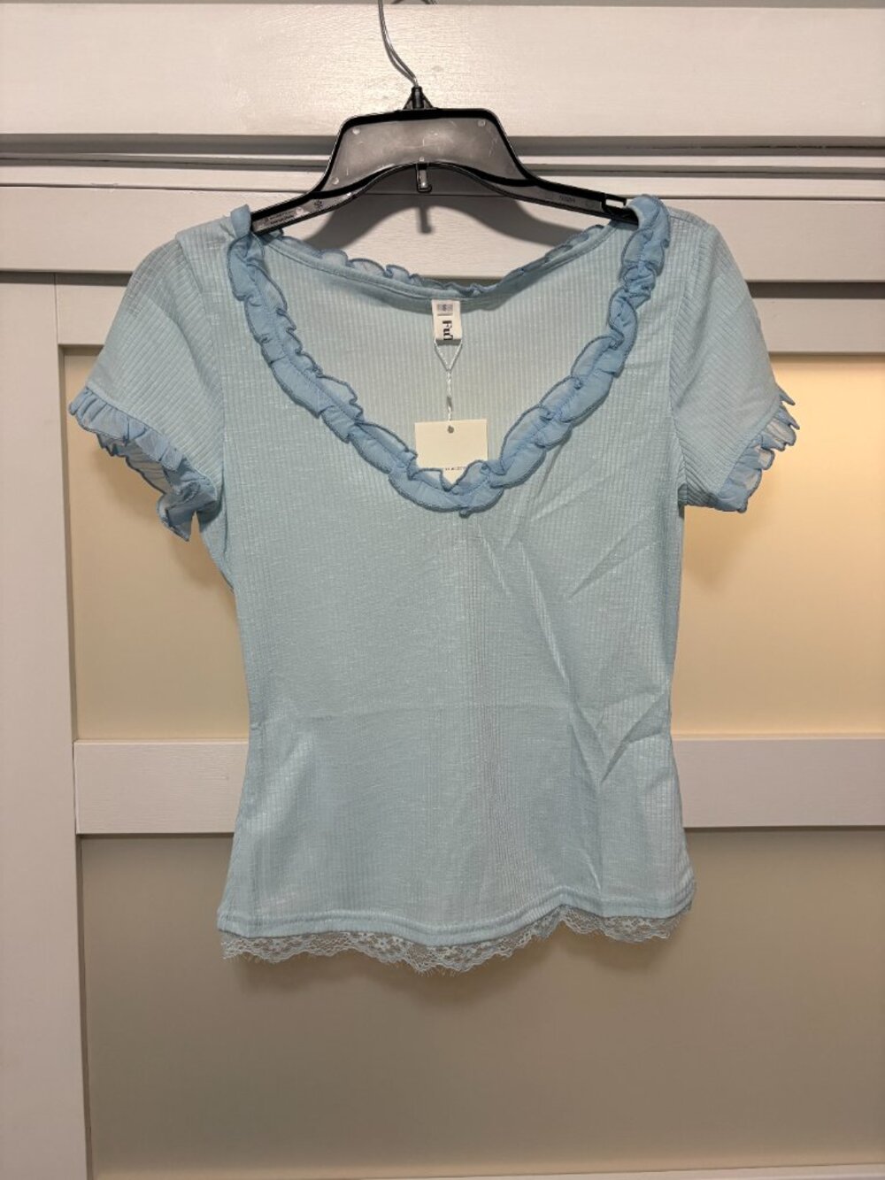 FuTario Baby Blue Ragdoll Baby Ladies Shirt Deep front Ruffle trim sz Sm S NEW